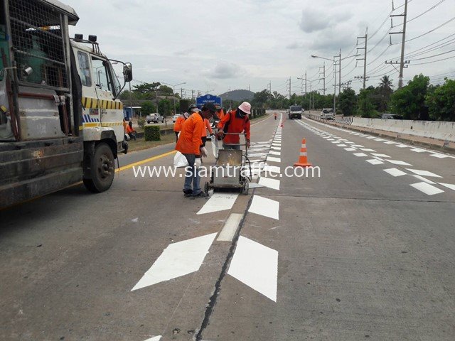 Road Works at Highway No.340 Sankhaburi Hospital to Chai Nat